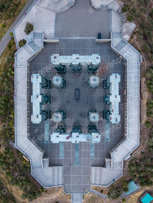Preview: Top view of a building under construction