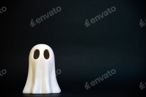Preview: Halloween banner with ghost and copy space