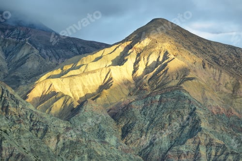 Preview: Multicolored mountain neat Purmamarca
