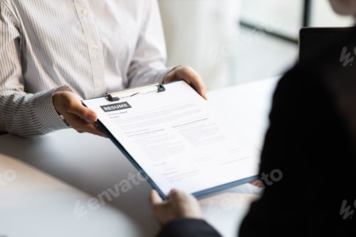 Preview: Job interview, The job applicant submits the application documents.