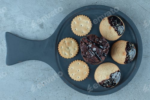 Preview: Delicious cookies with chocolate frosting and sprinkles