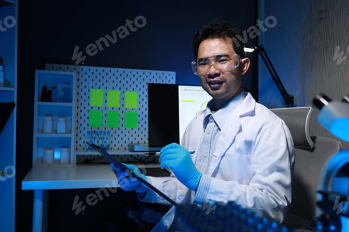 Preview: The atmosphere inside the laboratory has Scientists, chemists, biologists, researchers, Scientists s