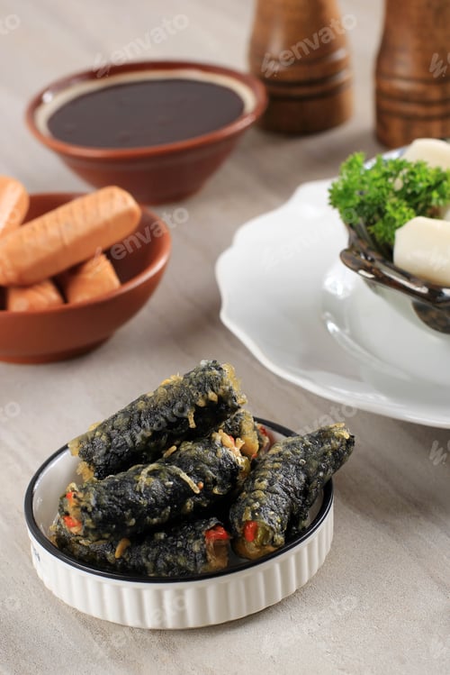 Preview: Korean Gim Mari in a Bowl with Sauce