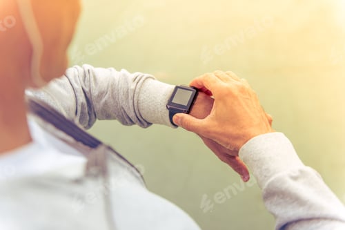 Preview: Handsome man during morning run