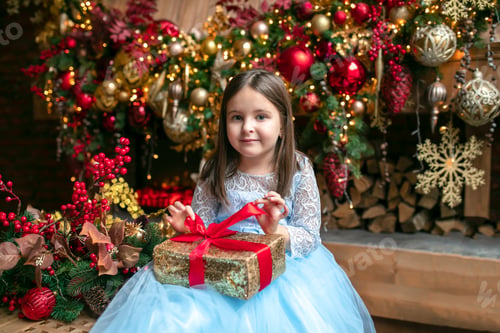 Preview: Girl with a gift