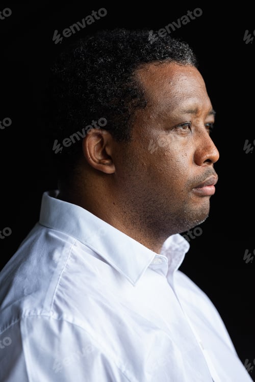 Preview: Portrait of handsome black man profile view