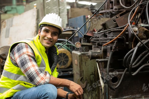 Preview: Manufacturing staff engineer in production of factory
