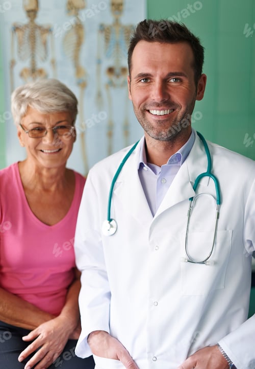 Preview: Portrait of doctor with his senior patient