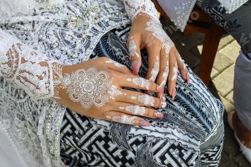 Preview: Traditional Indonesian Attire