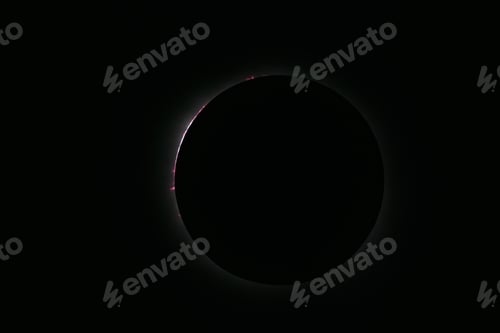 Preview: Total solar eclipse with bright solar flares