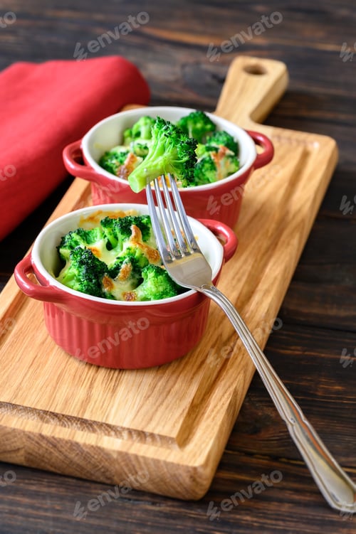 Preview: Baked broccoli with cheese