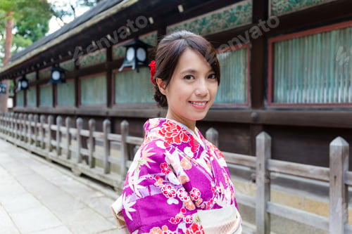 Preview: Asian Woman wearing traditional kimono in Japan