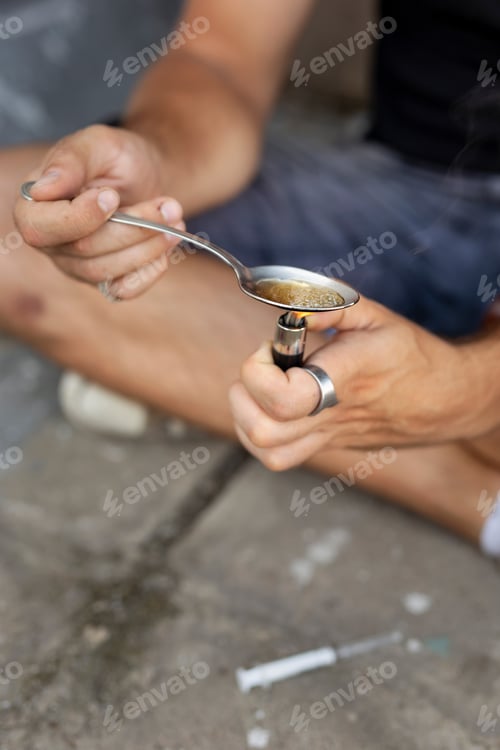 Preview: Cooking heroin for intravenous use