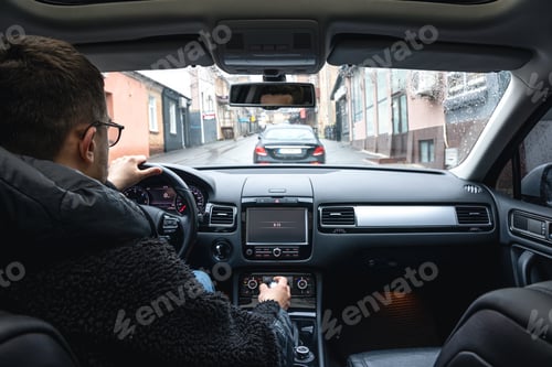 Preview: Hands on the wheel when driving at high speed from inside the car.