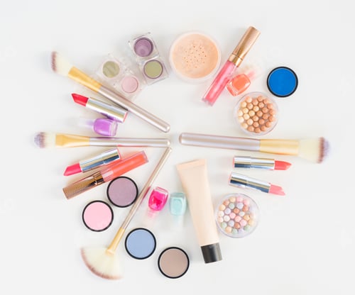 Preview: Colorful make up flat lay scene