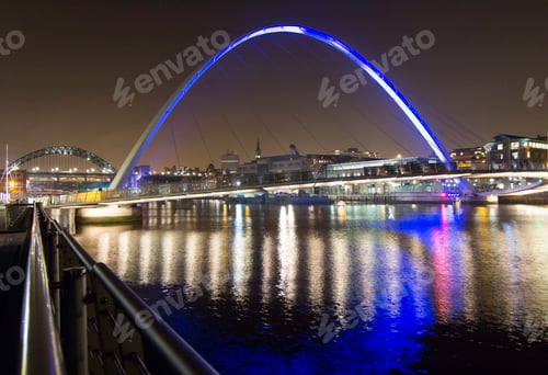 Preview: Millennium Bridge at night, Newcastle, UK
