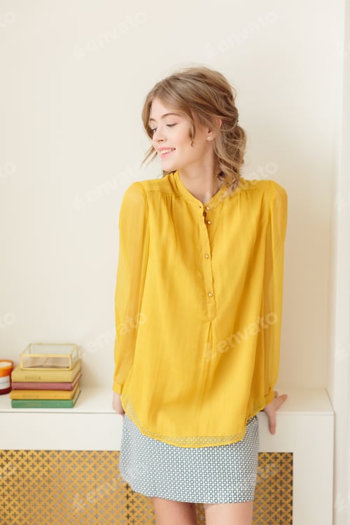 Preview: Beautiful blonde woman wear fashion clothes. Romantic date or business meeting.