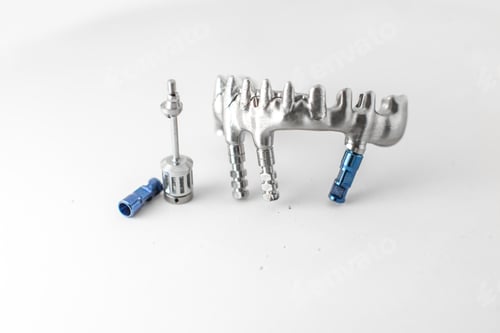 Preview: Metal frame for dental implants