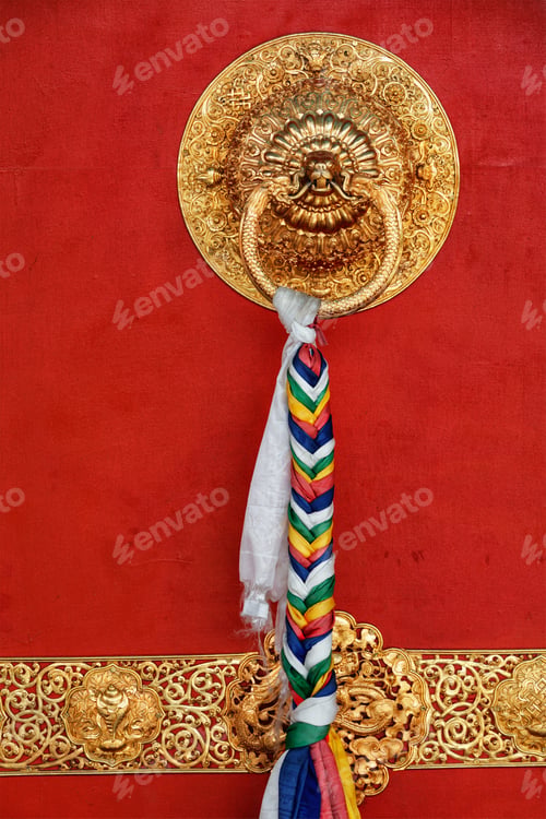 Preview: Lion shaped door handle in Buddhist temple