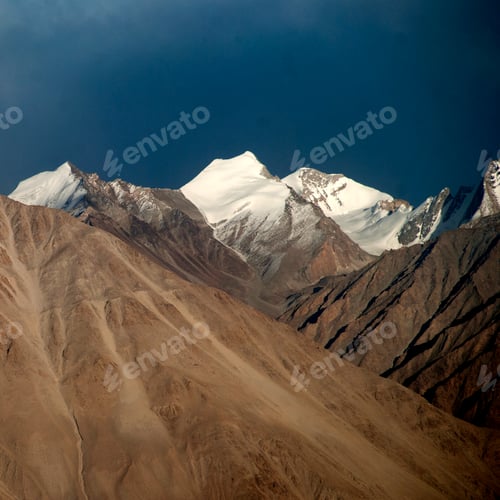 Preview: Ice melting at the end of winter on the Ladakh