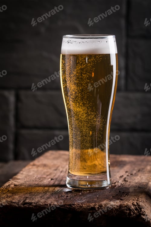 Preview: Glass of light beer