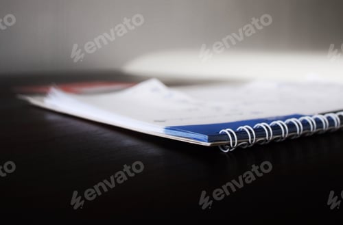 Preview: Calendar on the desk