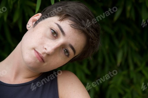 Preview: Serene repose against a backdrop of greenery