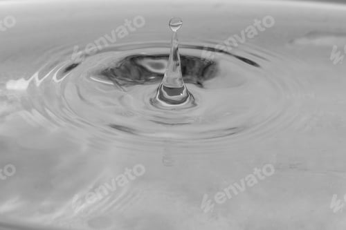 Preview: falling drops in water