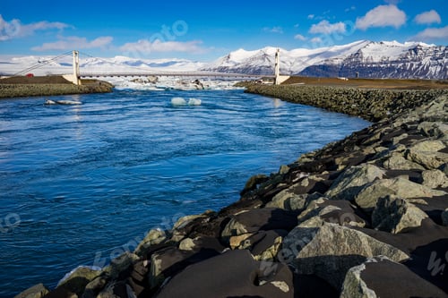 Preview: Suspension bridge above Jokulsarlon glacier lagoon, Iceland