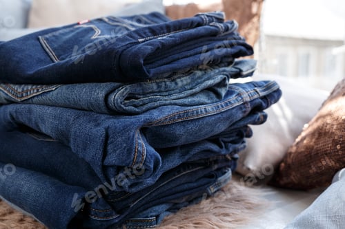 Preview: Pile of jeans