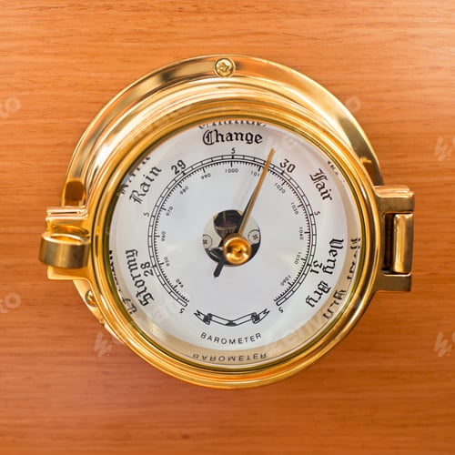 Preview: Yacht Barometer Close Up
