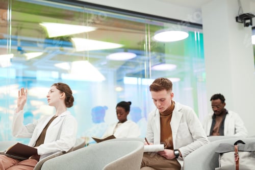 Preview: Audience at Medical Seminar