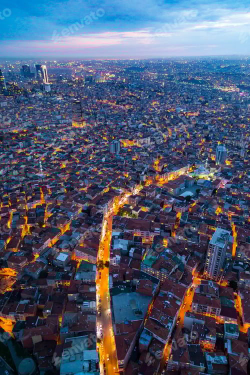 Preview: Istanbul view from air shows us amazing twilight scene