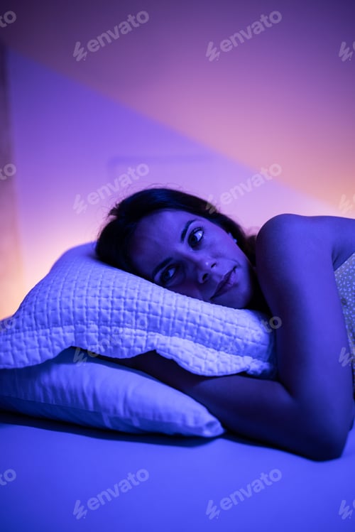 Preview: Adult woman, falling asleep.