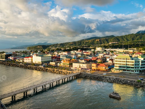 Preview: Caribbean, Antilles, Dominica, Roseau, View of the city at dusk