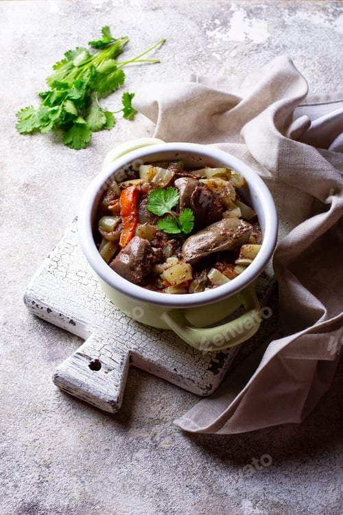 Preview: Stewed chicken liver with vegetables