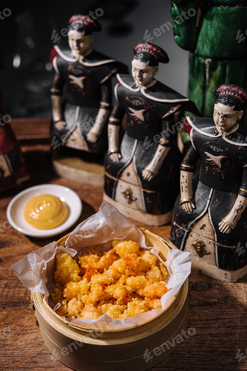 Preview: deep fried shrimp with sauce top view