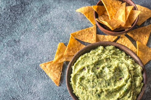 Preview: Guacamole in bowl with tortilla chips