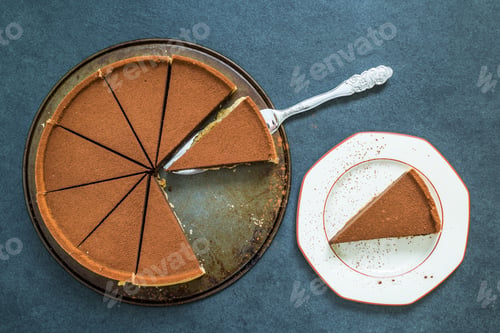 Preview: dark chocolate tort perfectly sliced