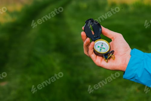 Preview: Using a compass during a hike