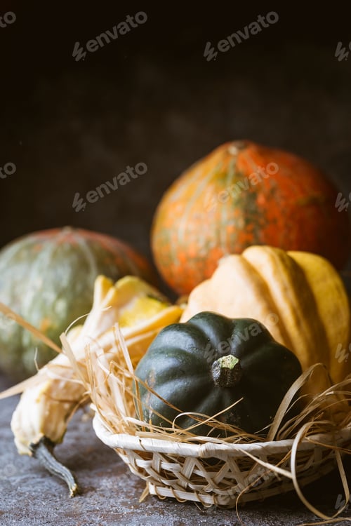 Preview: raw pumpkins in a basket