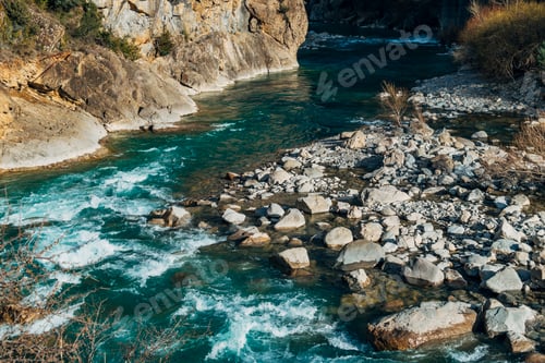 Preview: Image of the Cinca river zigzagging among the land.