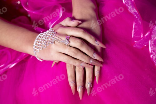 Preview: birthday girl hands with painted nails