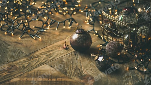 Preview: Christmas tree decoration balls in vintage box and light garland
