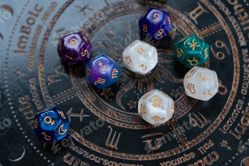 Preview: Zodiac horoscope with divination dice