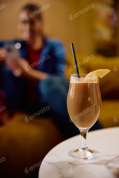 Visualização: Close-up da proteína, agite em um copo.