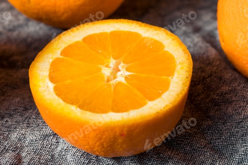Preview: Fresh Organic Oranges in a Bunch