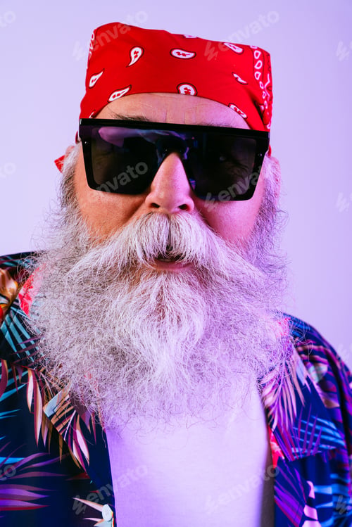 Preview: Senior old man with gray beard portrait in studio