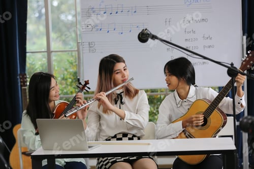 Preview: student person learning classical music with online class live streaming media video, musical class
