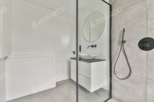 Preview: Bathroom with marble walls